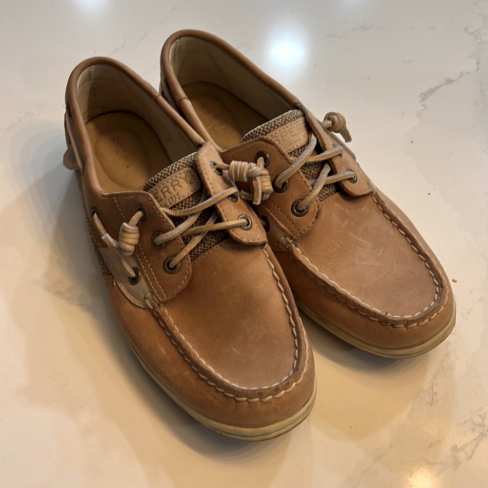 Sperry boating shoes! Great for summer